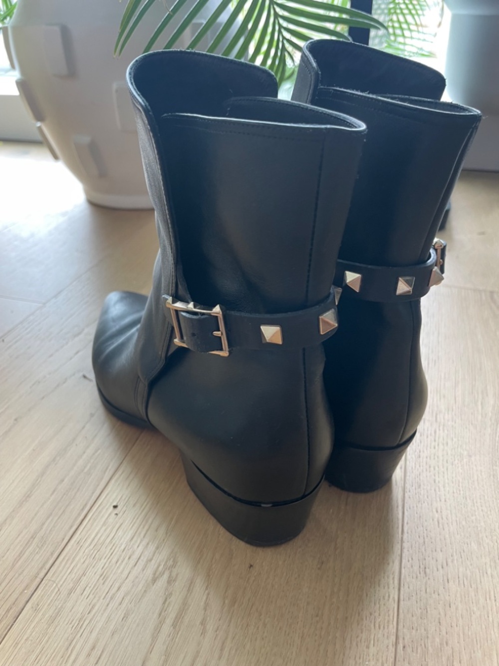 Authentic Valentino Rockstud Boot - Picture 2 of 7